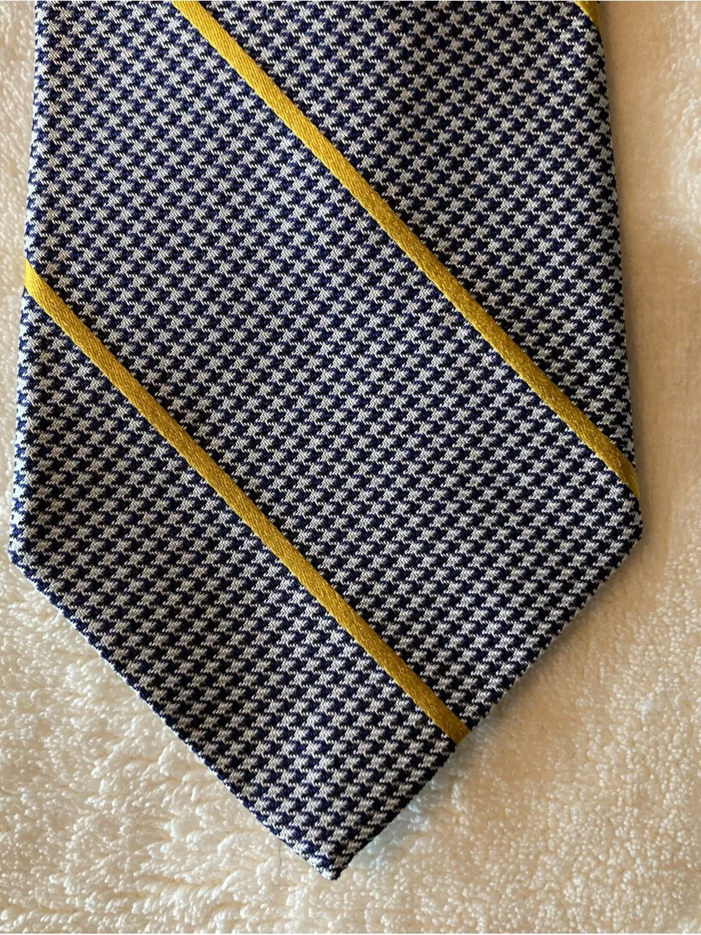 Lauren Ralph Lauren Mens 100% Silk Tie Blue/White Houndstooth Yellow Stripe USA.